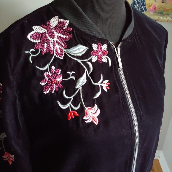 A.N.A. Rose Embroidery Velvet Bomber Jacket Size L - Picture 5 of 13